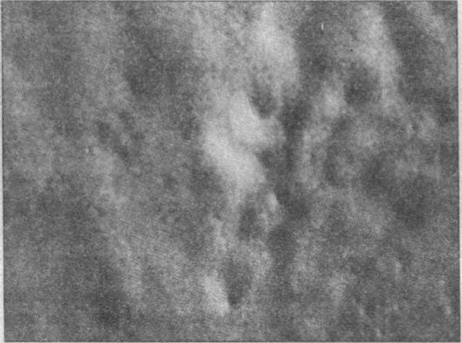 Рис. 31. Прямоугольная система депрессий — кандидат в археологические объекты Луны (снимок LHD5472Q.287)