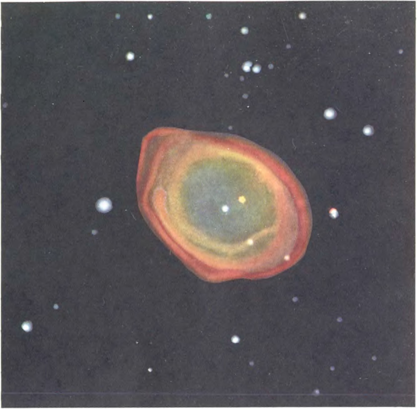 Цветная фотография планетарной туманности в созвездии Лиры, полученная Миллером на том же телескопе