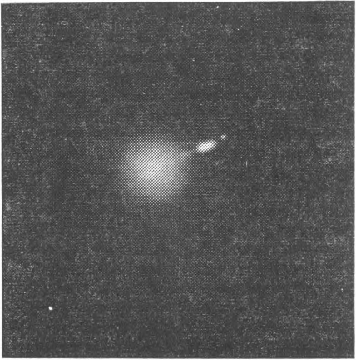 Рис. 194. Фотография центральной части радиогалактики M 87