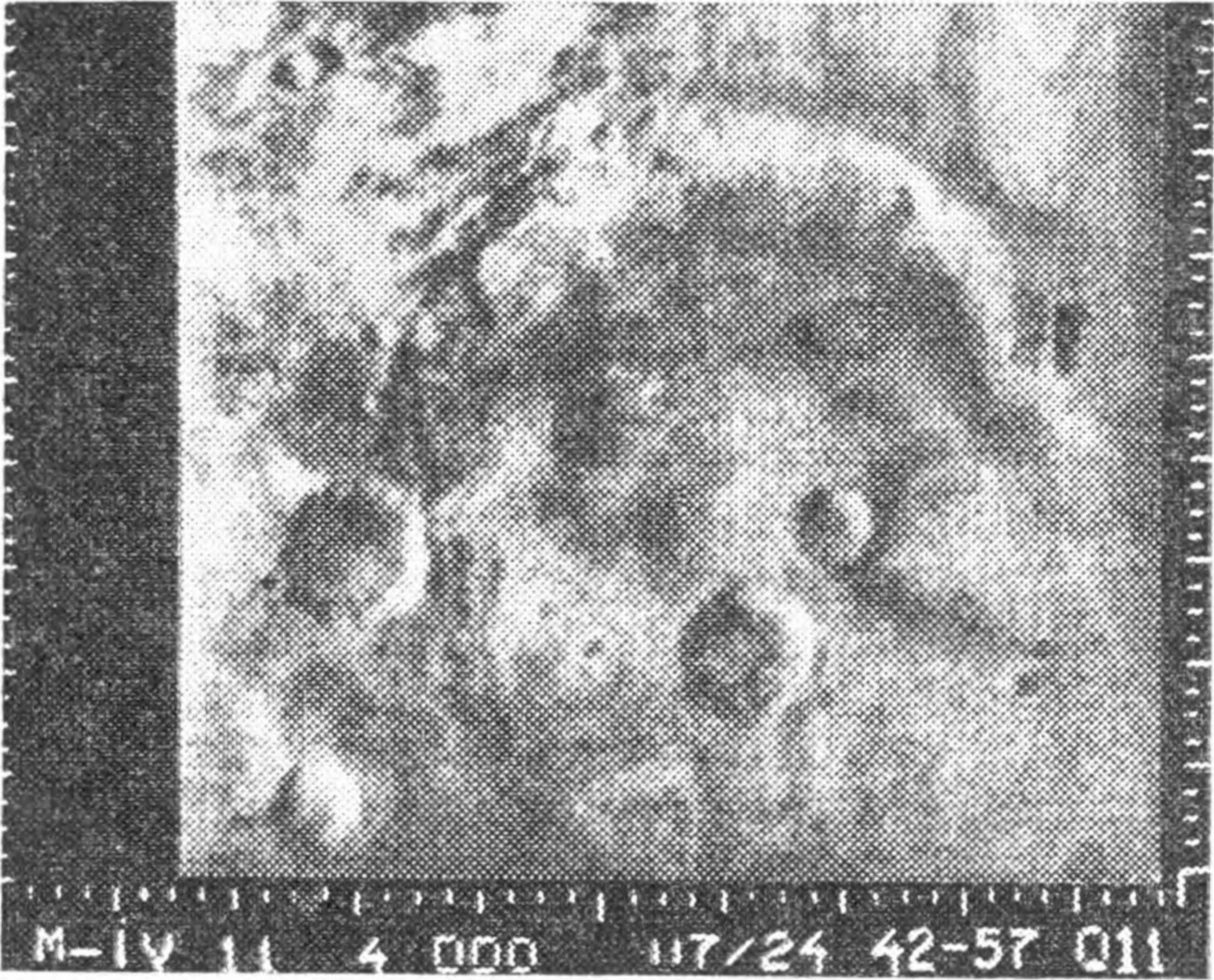 Рис. 51. Фотография участка марсианской поверхности, полученная «Маринером-4»