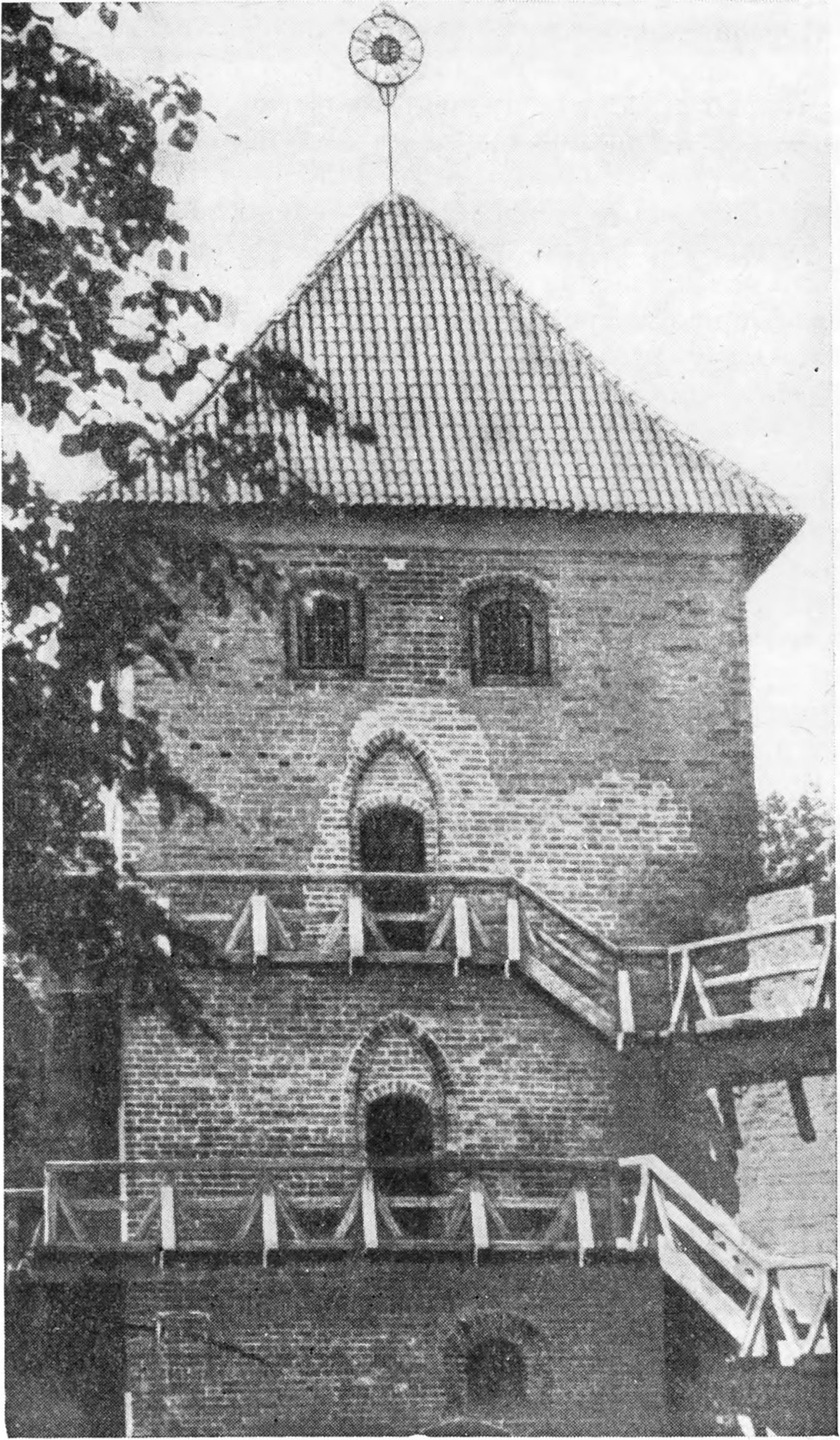 «Башня Коперника» в ограде Фромборкского собора