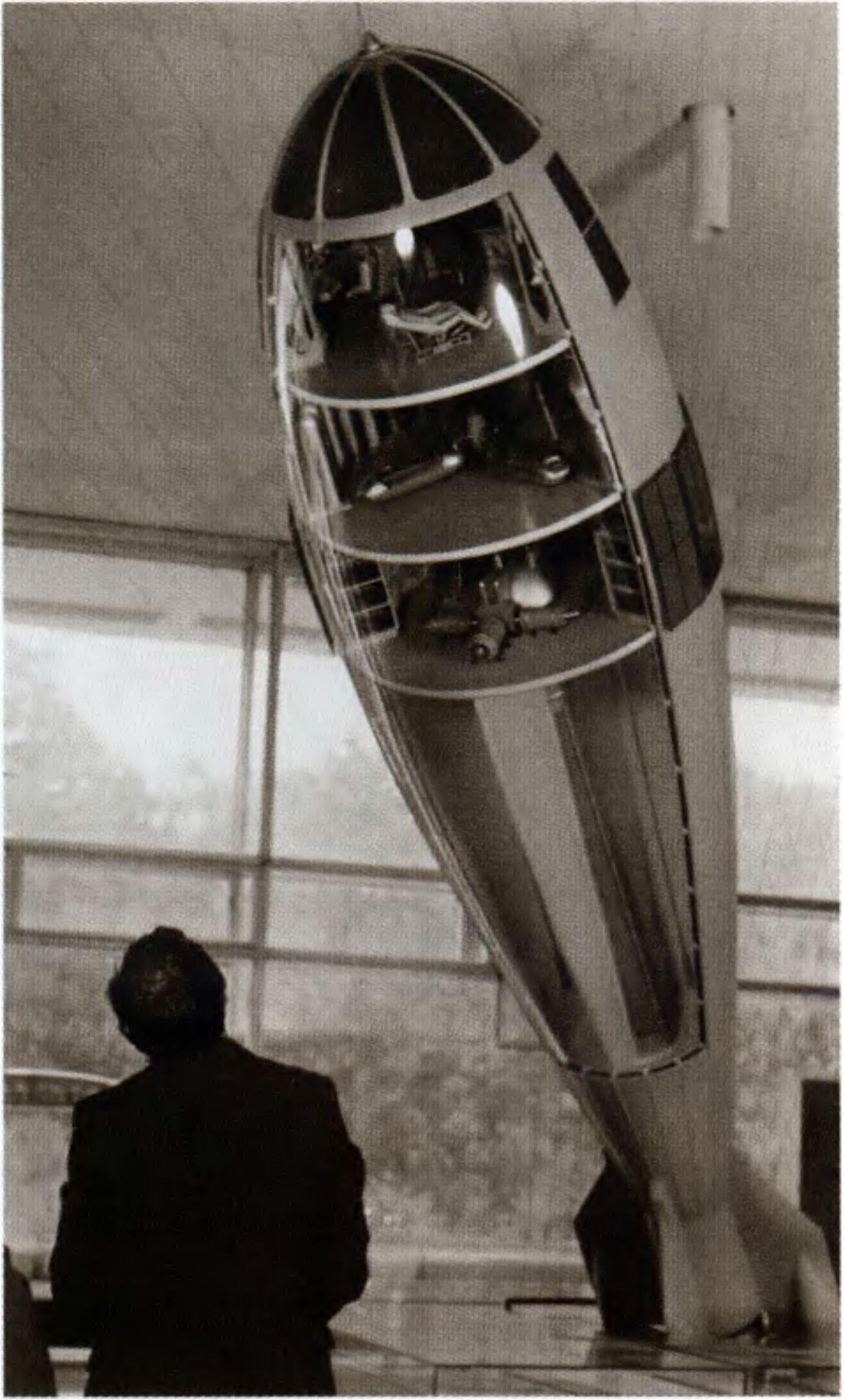 Макет межпланетного корабля Циолковского. Экспонируется в Государственном музее истории космонавтики в Калуге